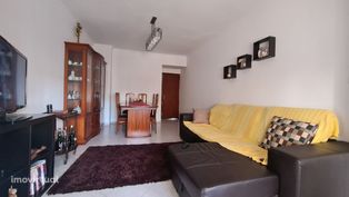 Apartamento T2 à venda em Falagueira-Venda Nova