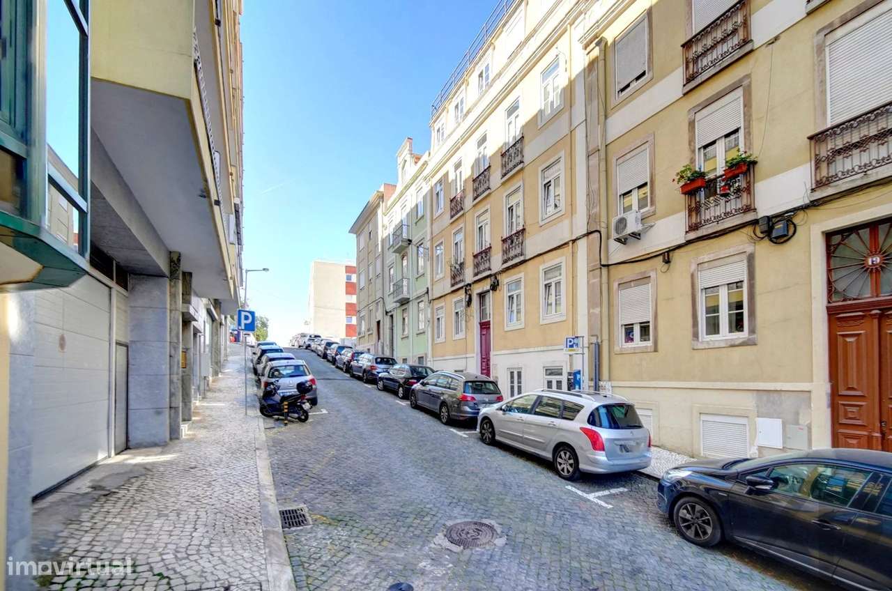 Apartamento T1+1 junto ao Jardim da Estrela – Lisboa-26
