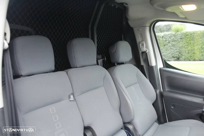 Citroën BERLINGO 1.6 HDI 3 LUGARES CX.AUTOMATICA - 20