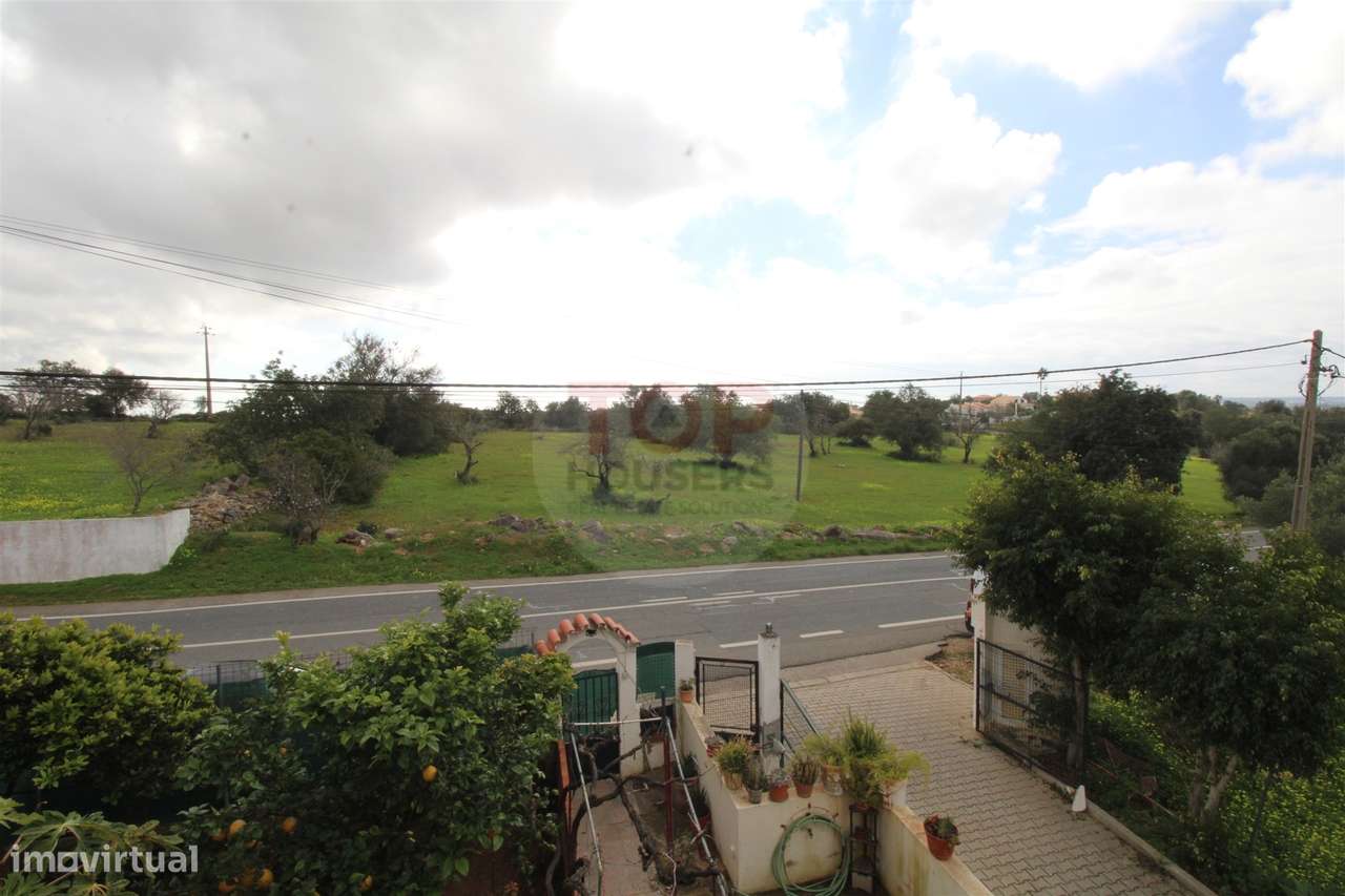 Apartamento T2 - Primeiro andar de Moradia Bi-Familiar-4