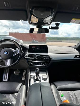 BMW Seria 5 M550d xDrive - 11