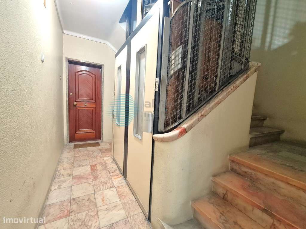 Apartamento T1 em Lisboa (zona da Dona Estefânia) - Grande imagem: 2/25