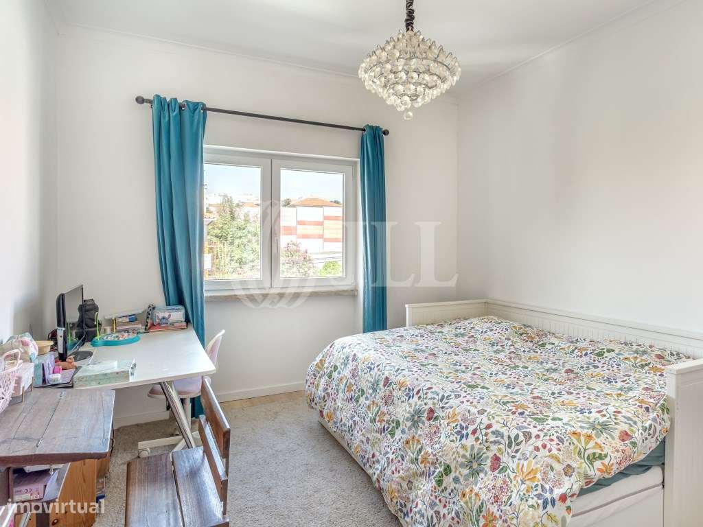 Moradia T4 com garagem e piscina, em Barcarena, Oeiras-13