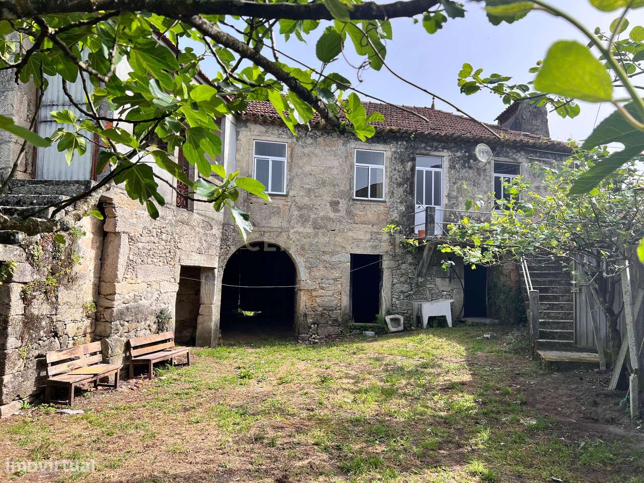 Casa para renovar em Arcozelo das Maias, com 400 m² de área construída - Grande imagem: 4/55