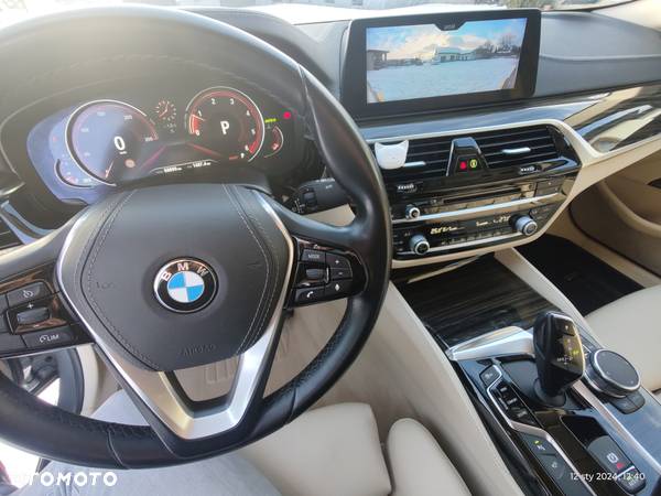 BMW Seria 5 525d Luxury Line sport - 17