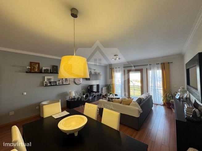 Apartamento T3 com garagem no Parque das Oliveiras, Camarate-5