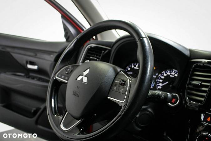 Mitsubishi Outlander - 15