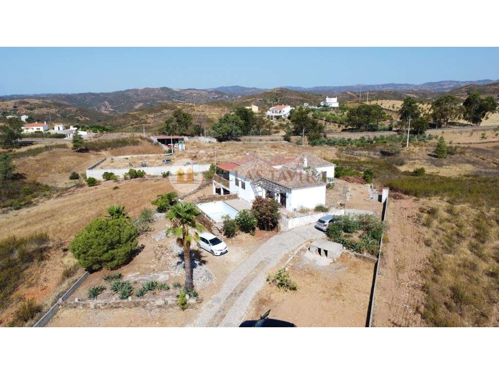 Moradia de estilo tradicional- Charme, vistas sob a Serra e Mar - Grande imagem: 5/60