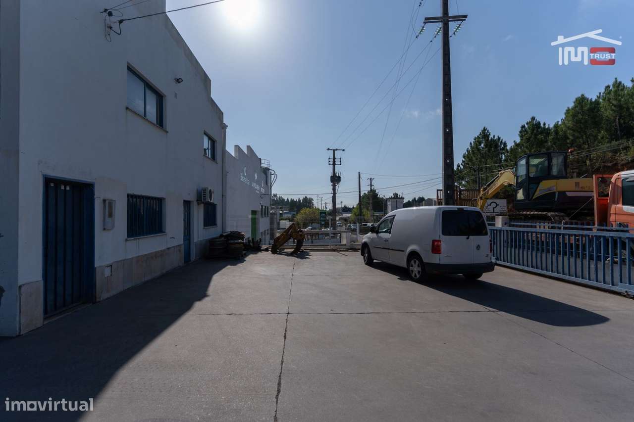 Pavilhão industrial com boa localização - Grande imagem: 5/21