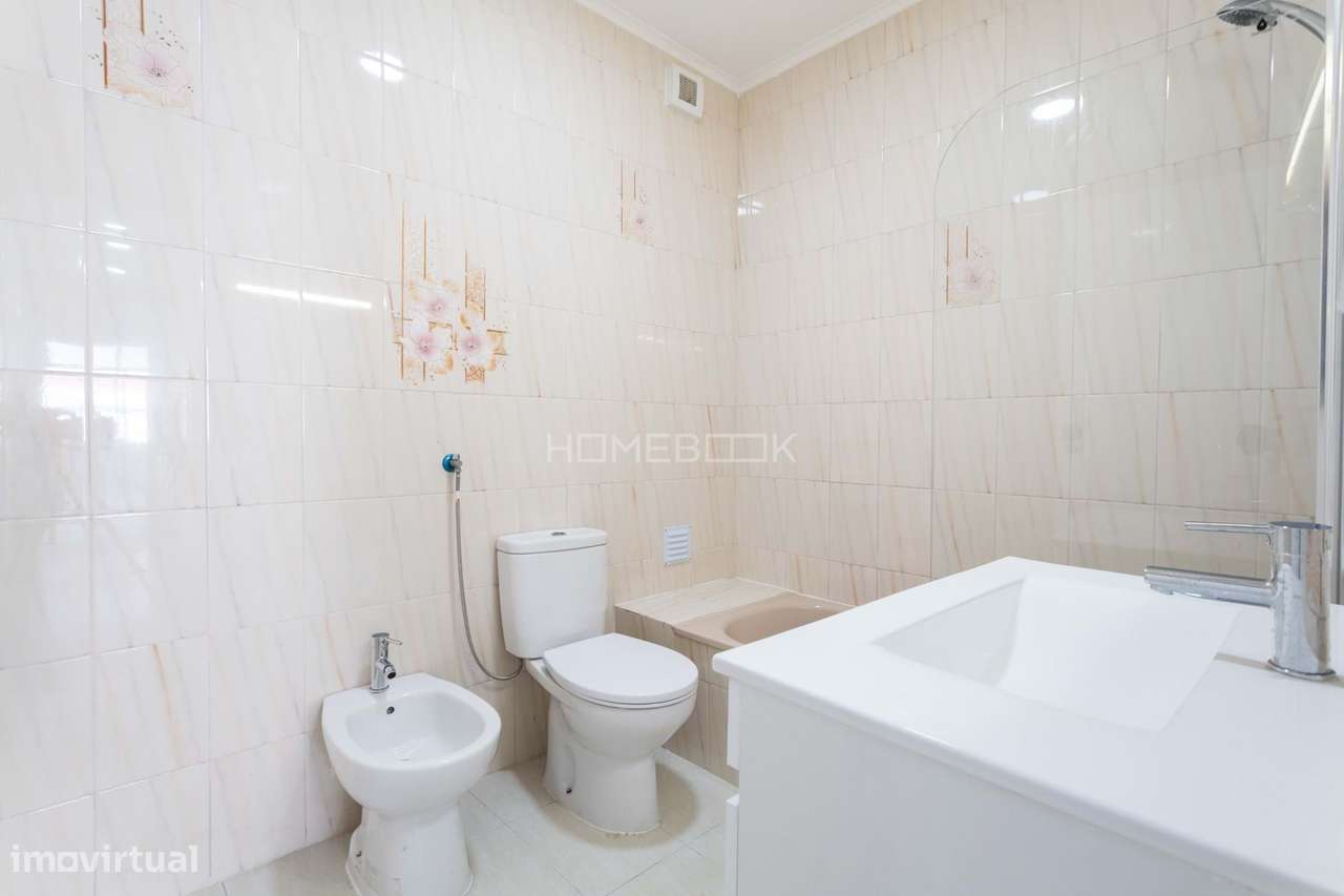 T2 Semi-Renovado com Charme e Luz Natural-18