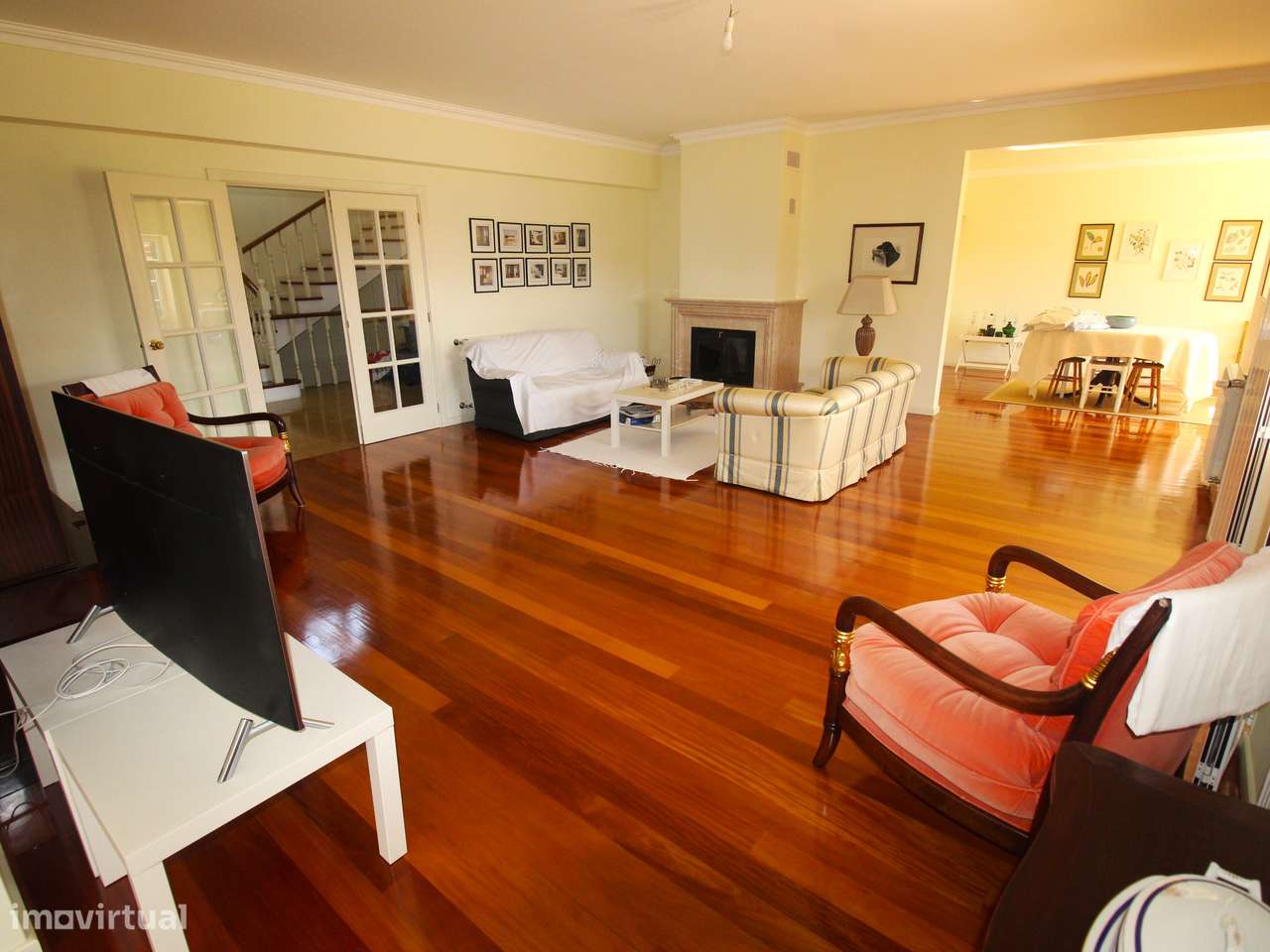 Elegante Moradia T4 Familiar-10