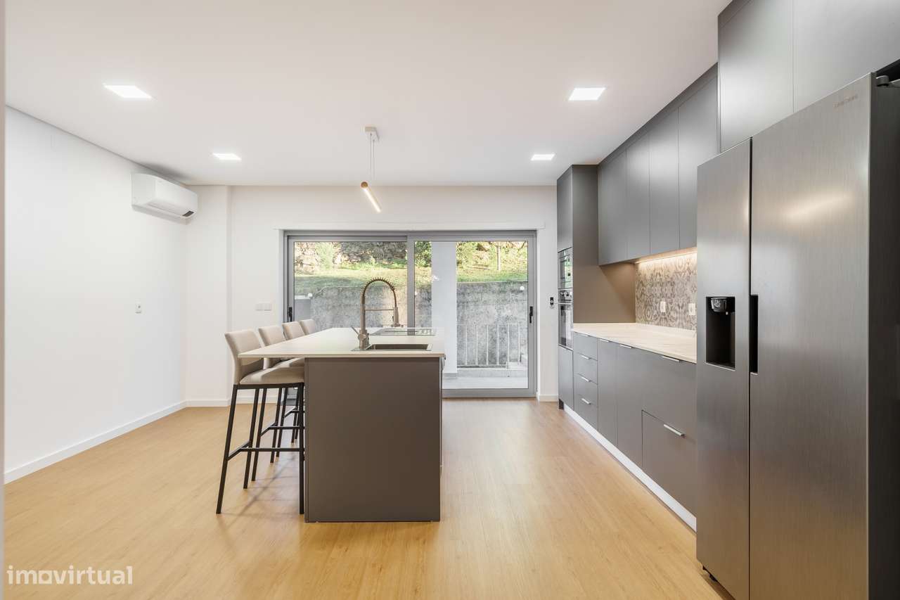 Moradia T5 Remodelada - Condomínio da Fonte Seca-25