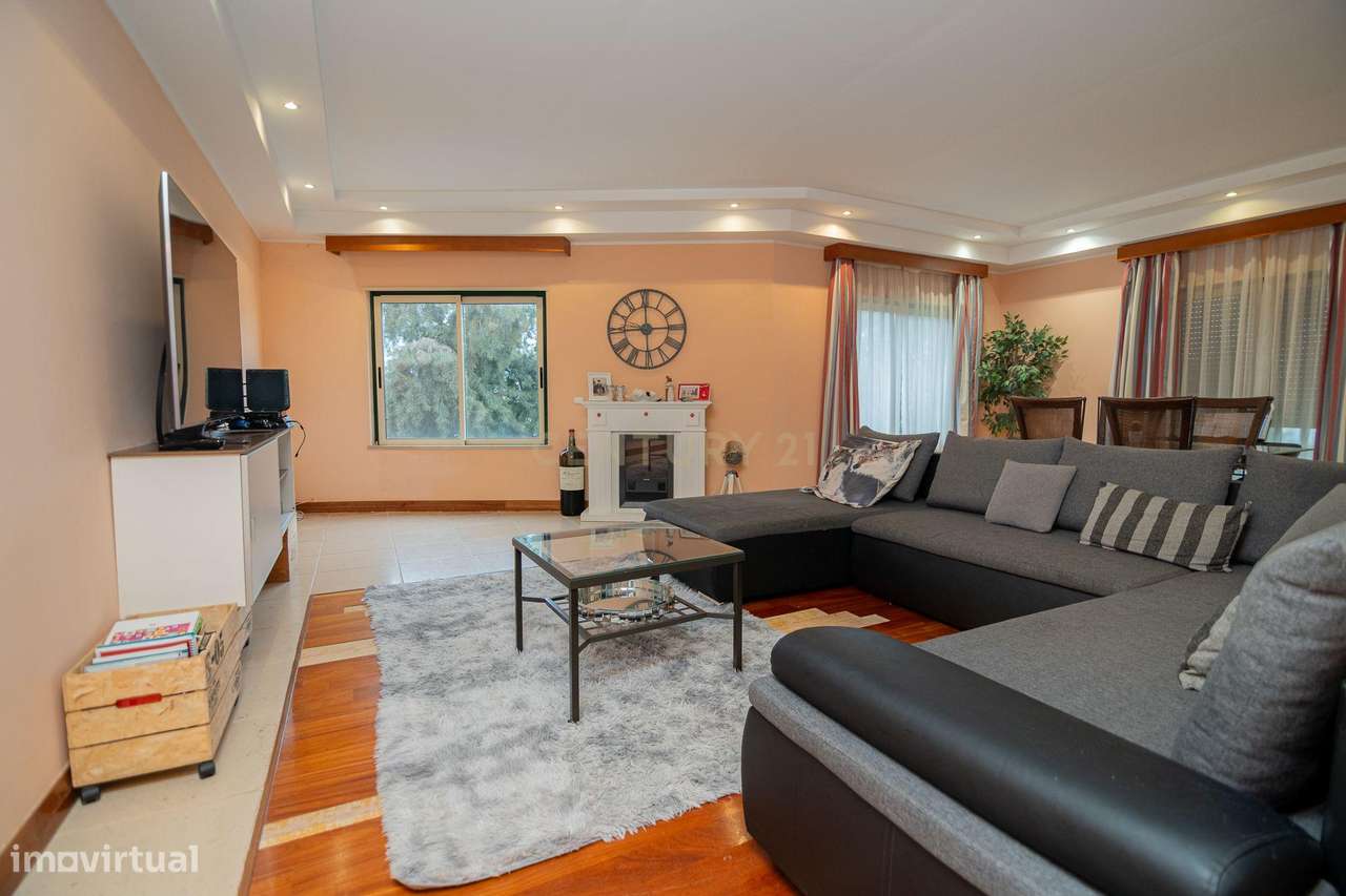 FABULOSO APARTAMENTO DE LUXO T2 DE GRANDES DIMENSÕES COM 2 LUGARES DE-13