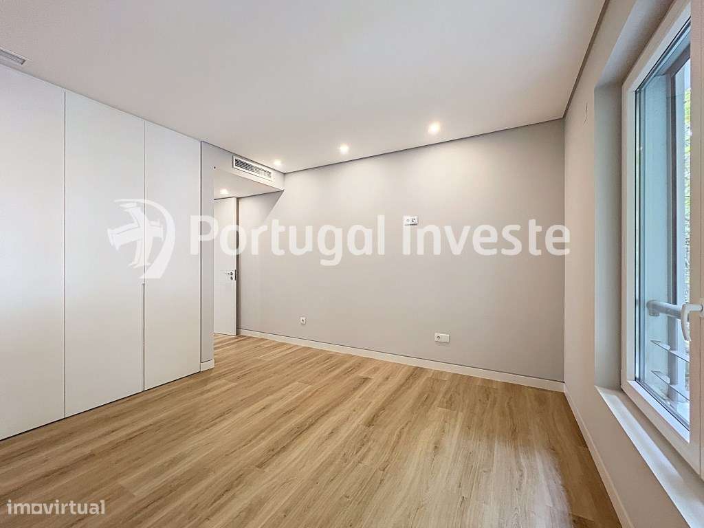 Sublime Duplex T4 com Mezanino no centro de Carcavelos-27