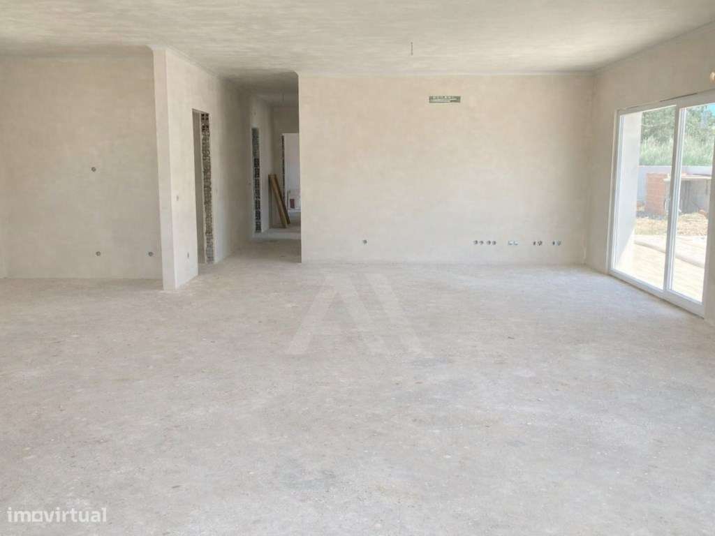 Moradia T3 com piscina junto ao centro das Caldas da Rainha-5