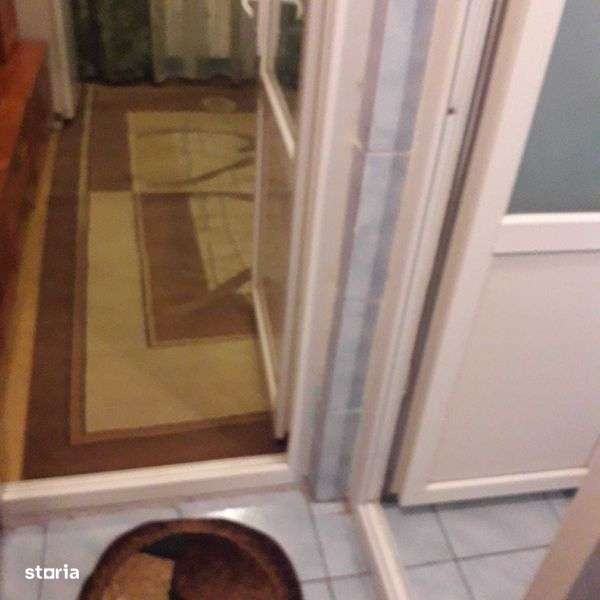 Inchiriez garsoniera - etaj 1 - 160 euro - Imagine principală: 5/7