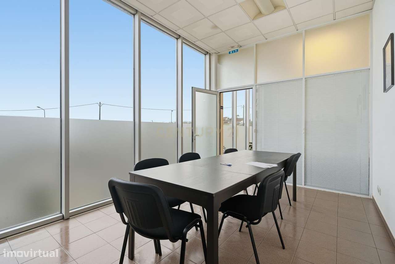 Armazém Industrial junto à Campo Oeste em A-dos-Cunhados-16