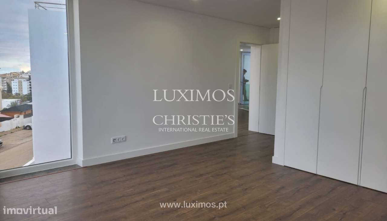 Moderna Moradia T4, com piscina, para venda em Lagos, Algarve - Grande imagem: 5/18