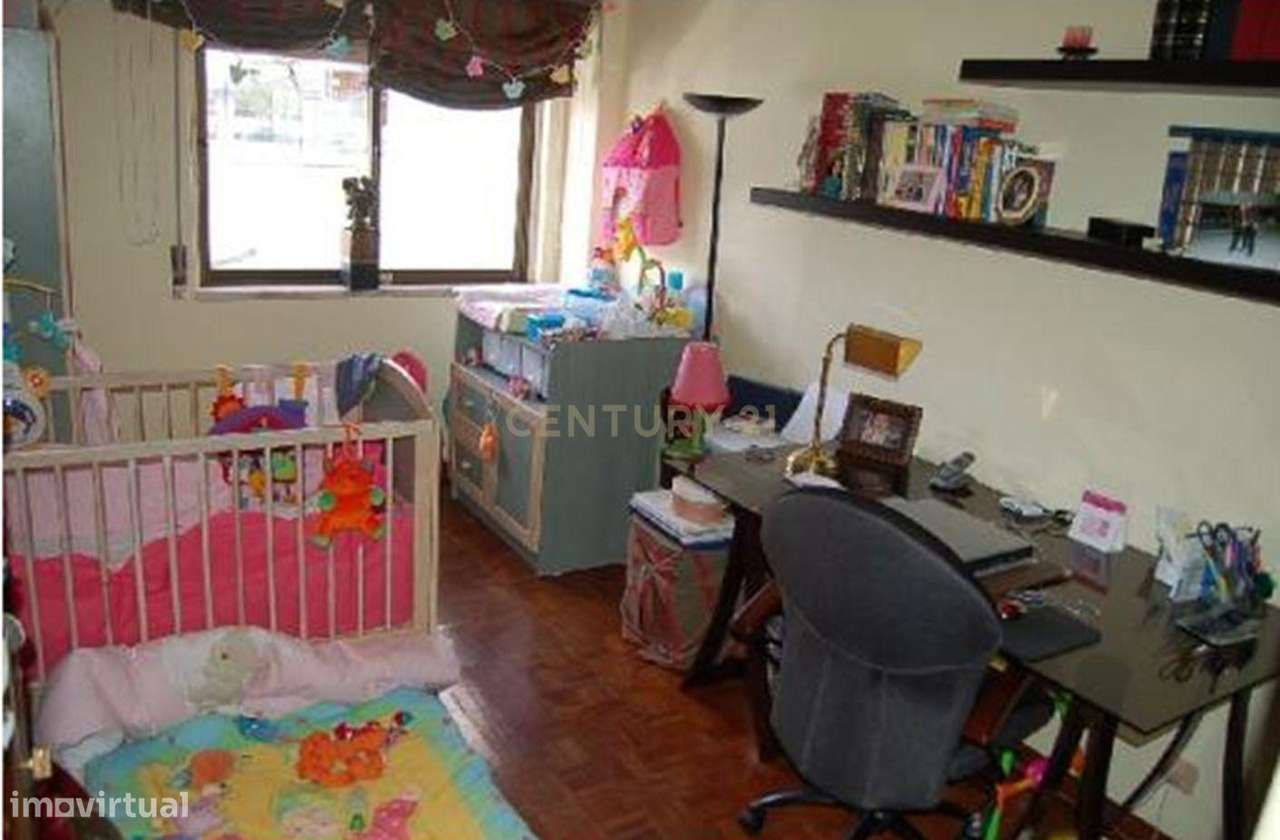 T2 disponível para arrendamento, em Agualva-Cacém, a partir de Feverei - Grande imagem: 5/9