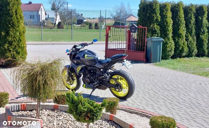 Yamaha MT - 2