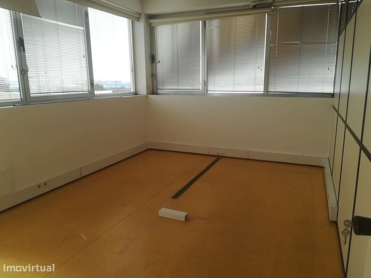 Escritórios com 270 m2, Leça da Palmeira - Grande imagem: 5/13