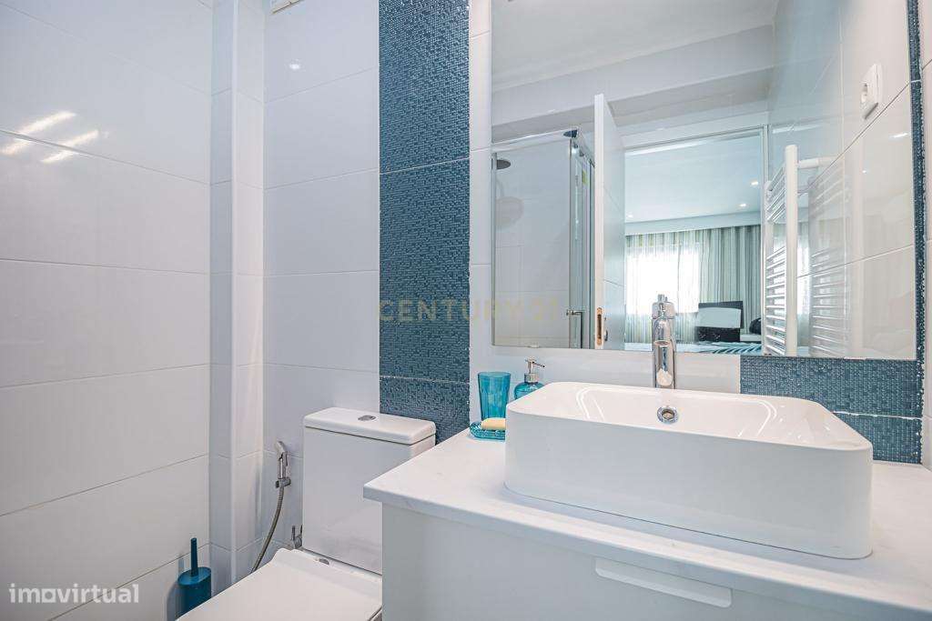 Moradia T6 com Vista para a Cidade em Loures-32