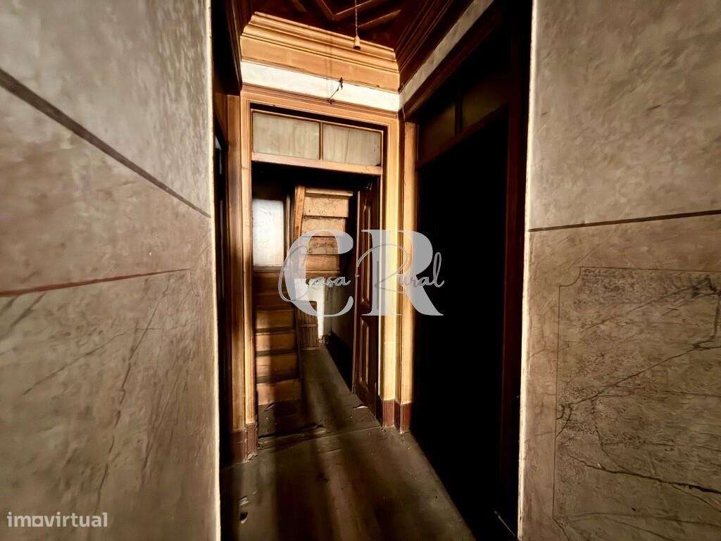 Moradia para recuperar no centro da vila de Figueiró dos Vinhos-14