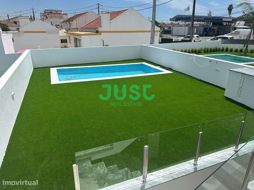 Moradia T3 + 1, pronta, nova a estrear, em banda, com piscina, jard... - Grande imagem: 5/27