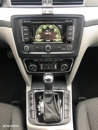 Skoda Superb 2.0 TDI Ambition DSG - 29