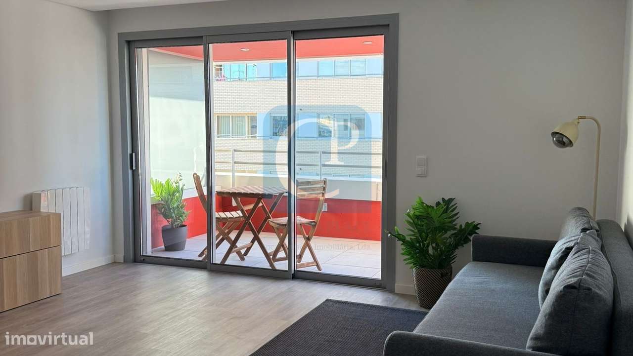 Apartamento T1 equipado e mobilado, em Vila Nova de Gaia - Grande imagem: 2/19
