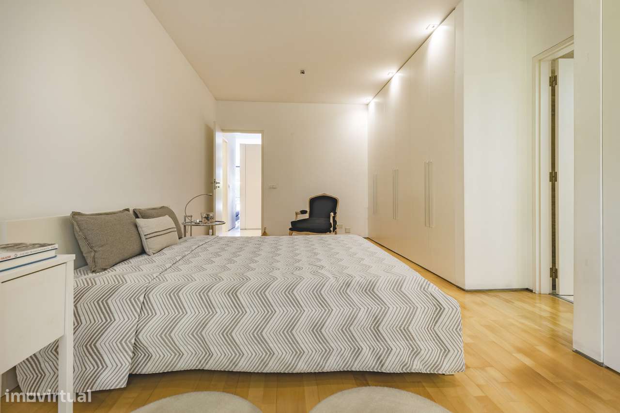 Moradia isolada T6 lote de 1002m2 piscina Sesimbra-43