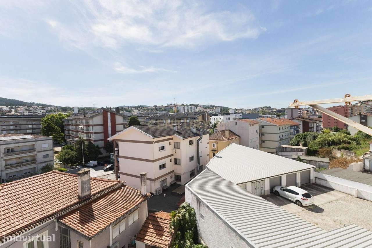 T2 com Sótão no Bairro Norton de Matos-9