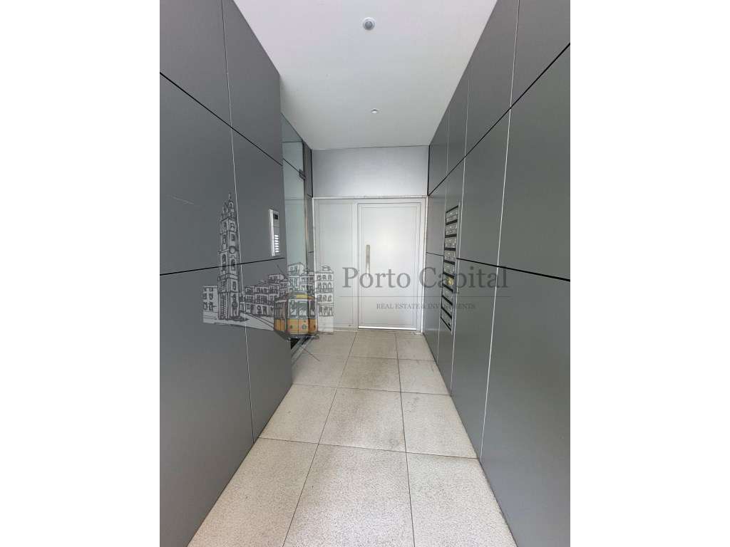 T2 com Terraço de 227 m² em Matosinhos
O refúgio que o seu coração... - Grande imagem: 5/25