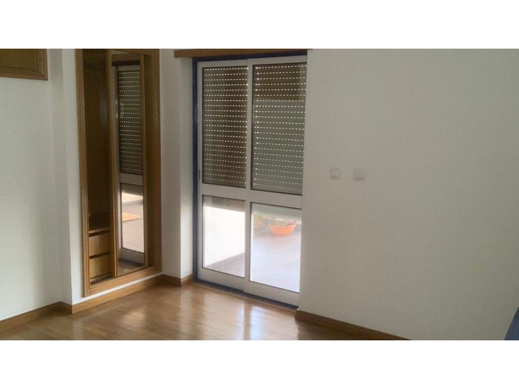 T3 Duplex com Garagem box, Terraços, Suite - Seminovo-18