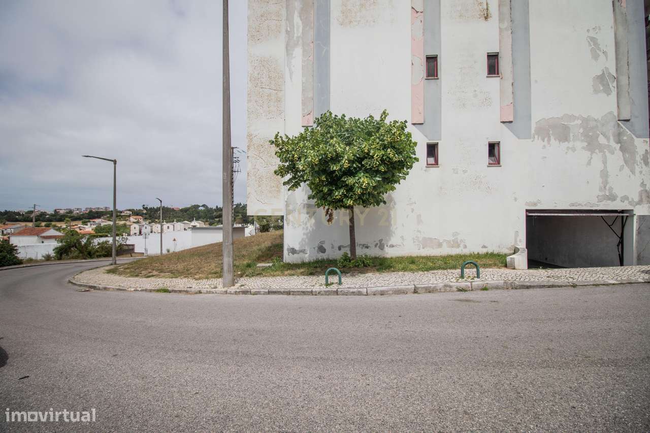 Garagem — Urbanização Vale Pereiro, em Tavarede, Figueira da Foz-3