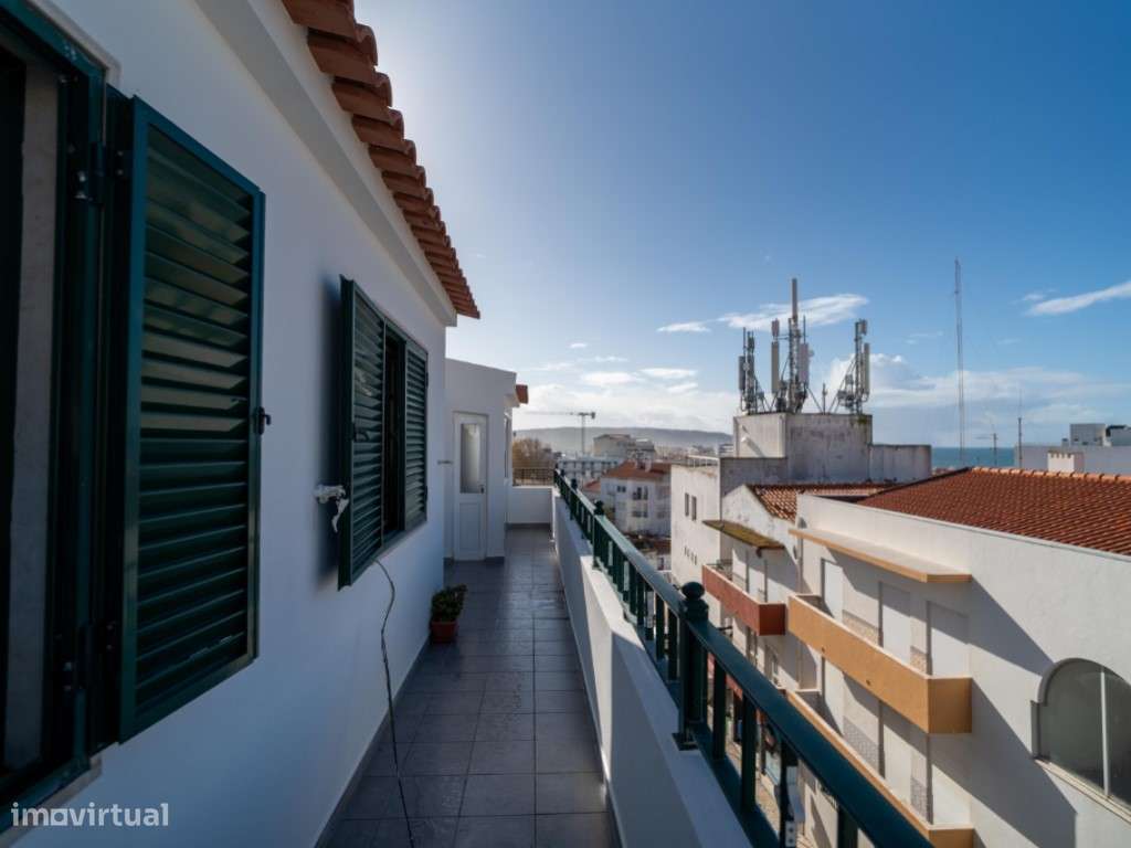 Apartamento T2+1 com Vista Mar a 2 passos da praia da Nazaré-32