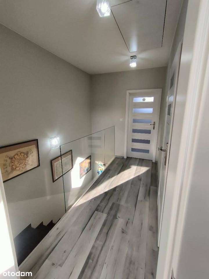 Bezczynszowy dom z garażem i fotowoltaiką-10