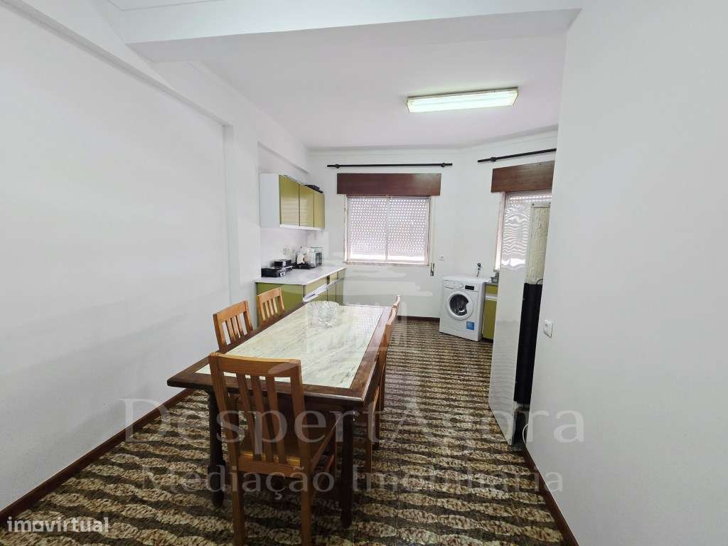 Apartamento T3 a 50 metros da estação da CP-5