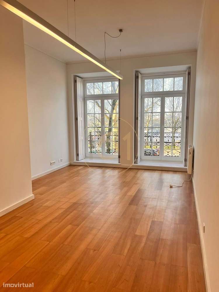 Escritório, no Porto, no Passeio das Virtudes. - Grande imagem: 4/14