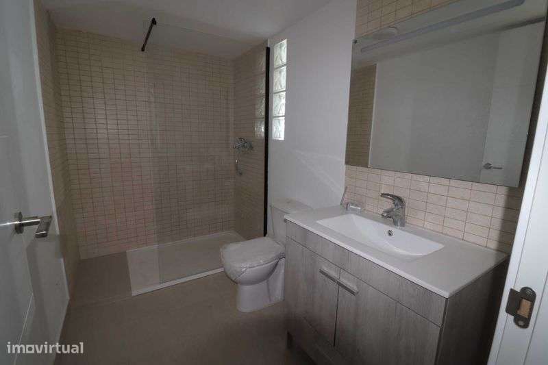 Moradia T4 totalmente renovado na Gafanha da Nazaré - Grande imagem: 5/12