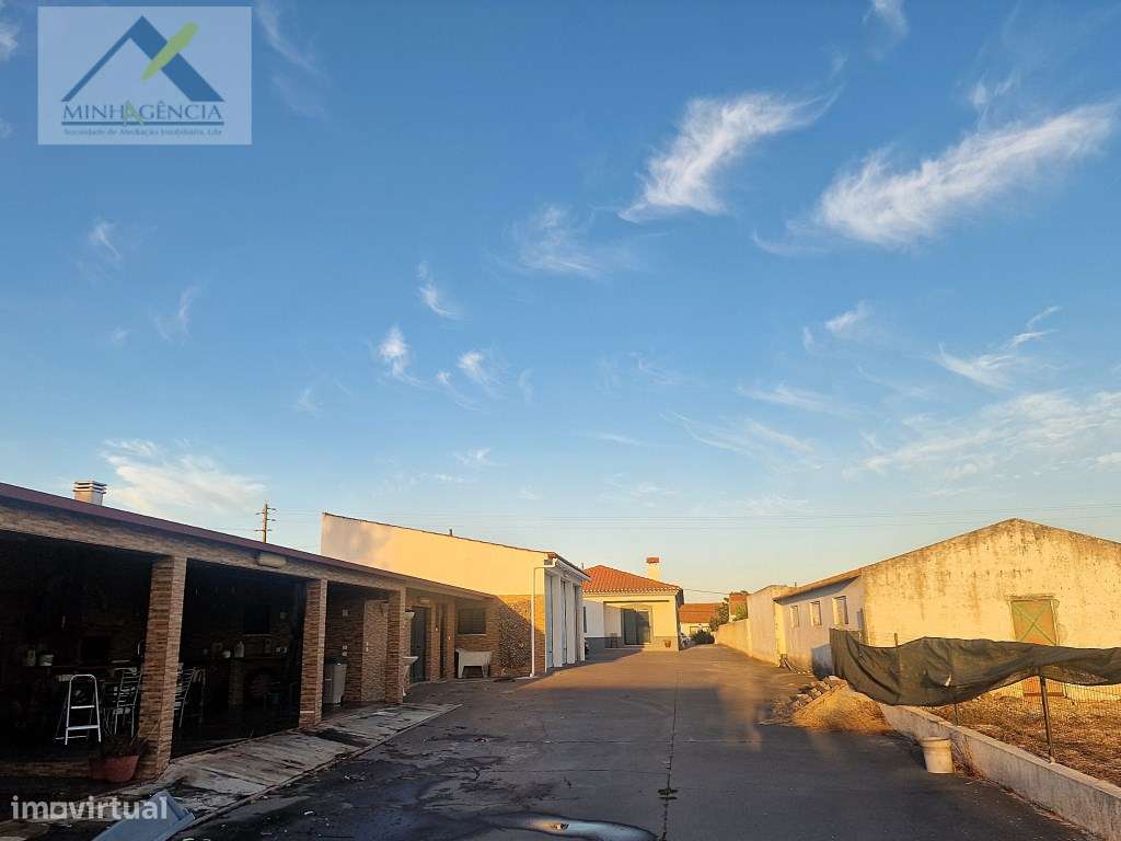 Moradia Isolada T4 com lote de 4454 m2 em Cajados-7