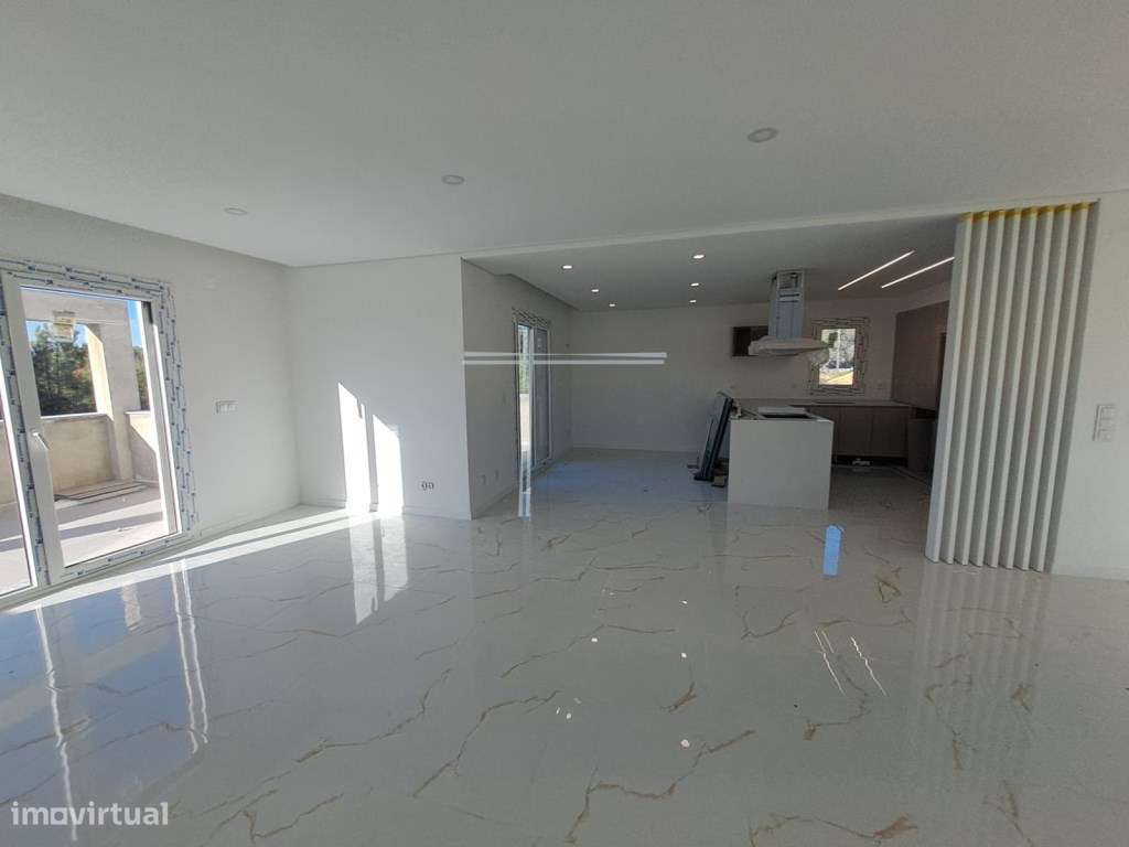 Moradia isolada T4, arquitetura tradicional com garagem e piscina -... - Grande imagem: 5/44