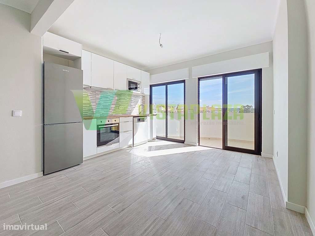 Apartamento T2 Totalmente Renovado com Vista Mar, a 800 metros da P... - Grande imagem: 3/20