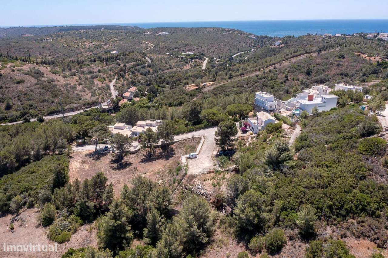 MODERNAS MORADIAS T3  A SEREM CONSTRUIDAS ENTRE A SALEMA E CAMPO DE GO - Grande imagem: 5/13