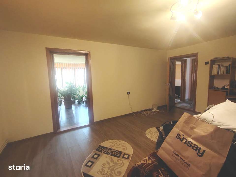 Casa spatioasa + teren 4800 mp, deschidere la 2 strazi – ideal locui - Imagine principală: 4/12