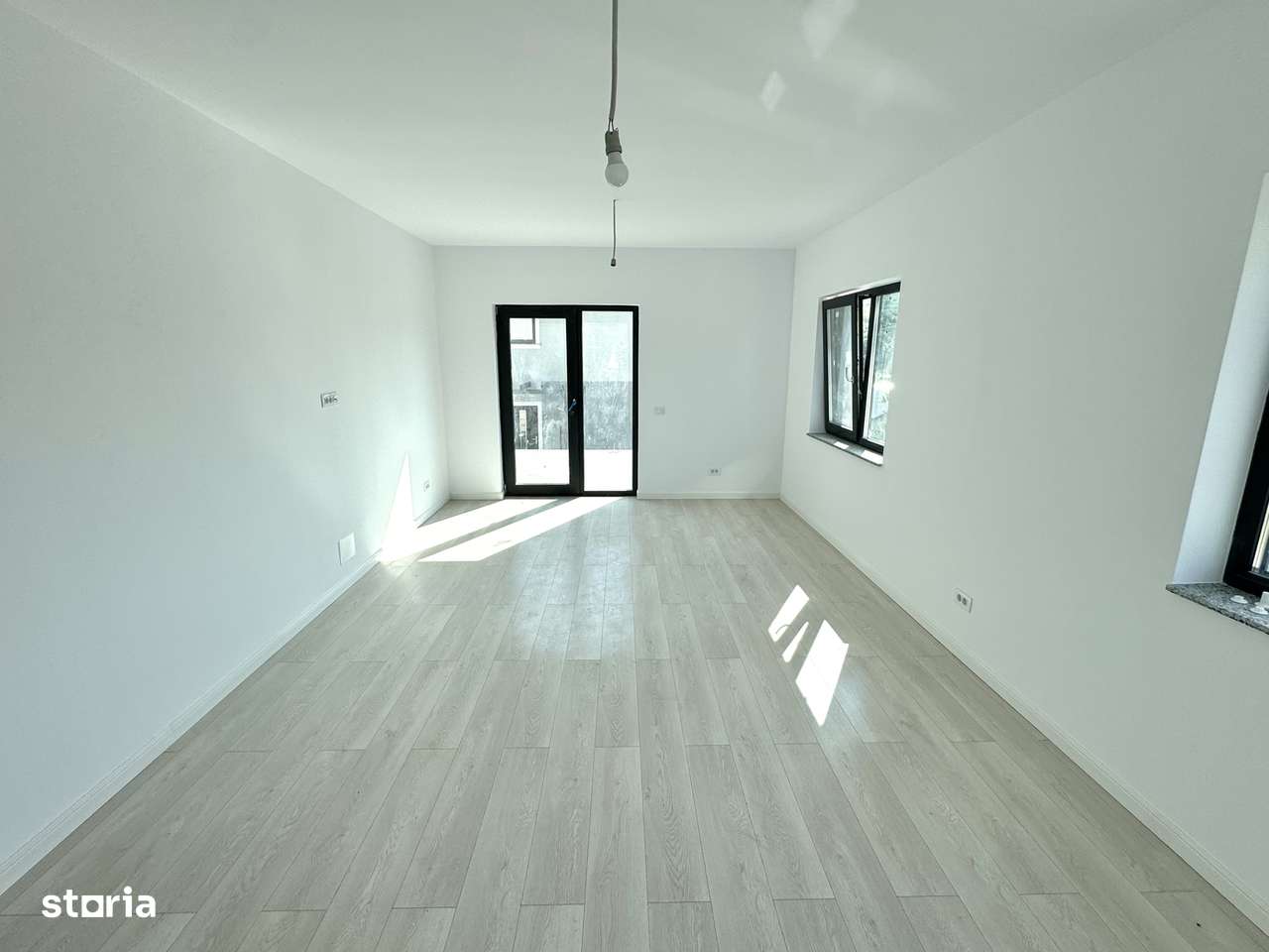 BECI ! ASFALT ! CANALIZ! GAZON! Vila 4 camere Rediu - Imagine principală: 4/10