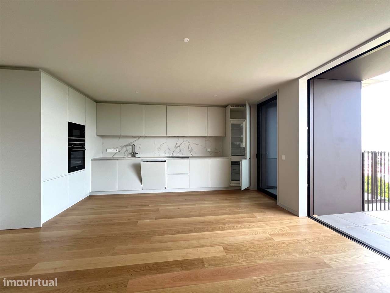 T3 com varanda e vista mar nos Jardins da Arrábida - Grande imagem: 5/22