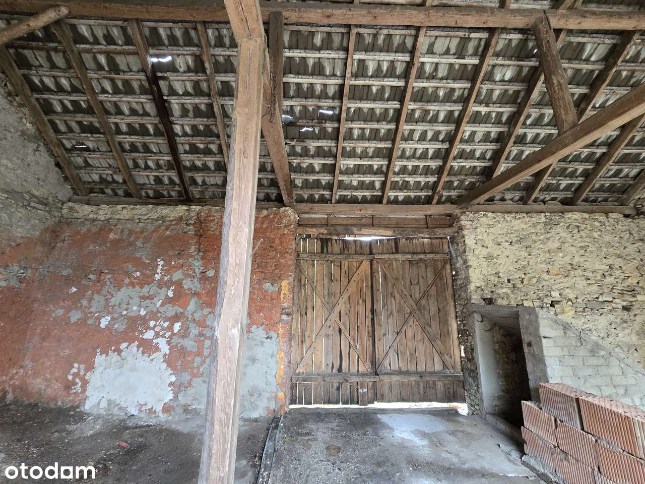 Budynek do przekształcenia na mieszkalny, Myszkowice-5