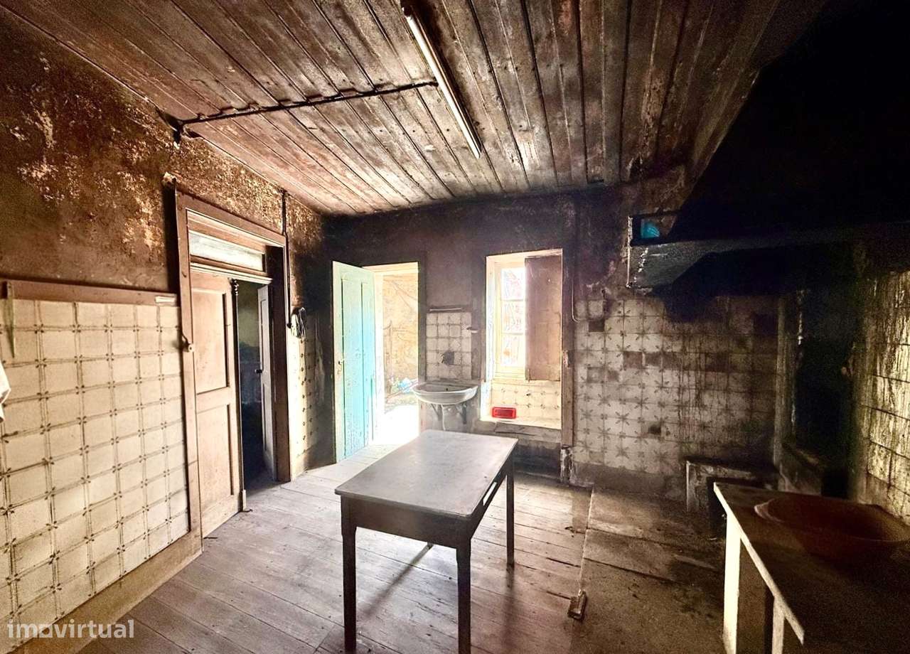 Moradia Centenária T3 para Reabilitação em São João, Ovar-26
