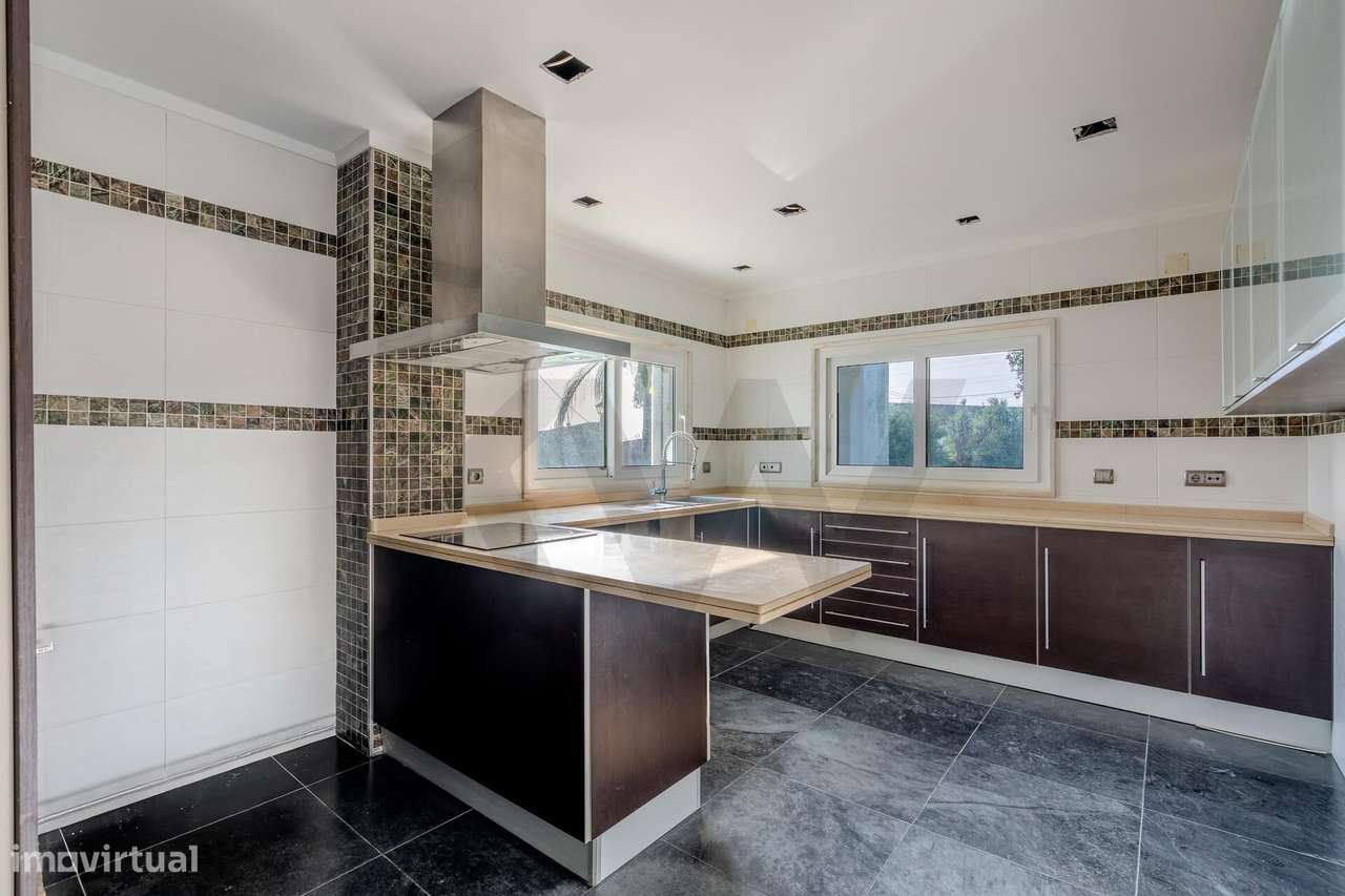 Oportunidade Única em Palmela: Moradia T4 com Piscina + Terreno Aceita - Grande imagem: 5/27